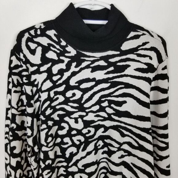 Chico's Women Ecovero Animal Jacquard Turtleneck Sweater Sz XL Black White - Picture 2 of 8